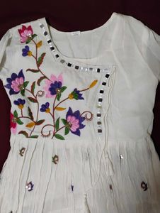 Elegant Floral Embroidered Anarkali Kurta