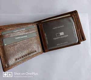 TOMMY HILFIGER METAL LOGO COFFEE CRUNCH LEATHER