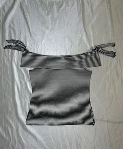 striped top🖤🤍