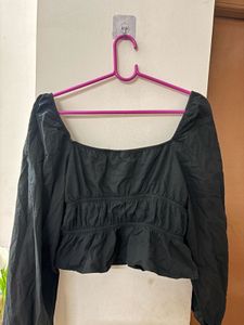 H&amp;M Chic Black Peplum Top