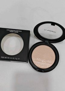 MAC Extra Dimension Skinfinish Highlighter