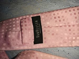 Van Heusen Pink Textured Necktie