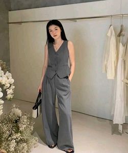 Chic Wide-Leg Grey Pants