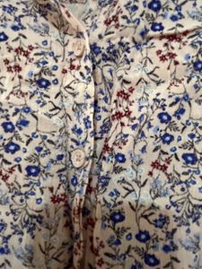 New Beautiful Sleeveless Shirt With Front Knot