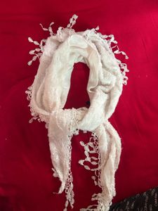 Elegant White Dupatta with Lace Trim