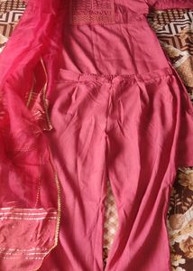 This Kurta Set Is From Anouk. Size : XXL. Cloth type: Polyester. Comes With Pant And Duppatta Also