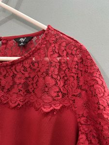 UNUSED Red Lace Trim Short Sleeve Top