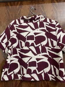 Patterned Short Sleeve Crop Top