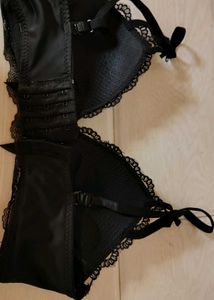 Elegant Black Lace Bra