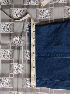 Blue denim barrel cargo jeans