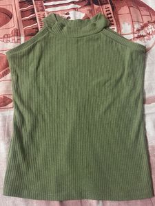Ribbed Mock Neck Sleeveless Top