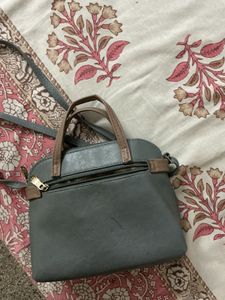 Baggit Stylish Grey Handbag