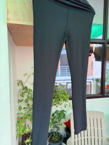 Stylish Black Mesh Panel Leggings