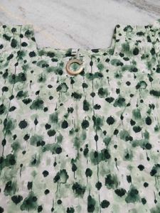 Stylish Green Floral Puff Sleeve Top