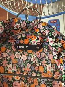 Original ONLY Smocked Blouse