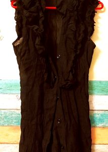 Chic Black Ruffled Sleeveless Blouse