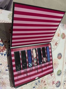 Victoria's Secret Gift Box - set of 7