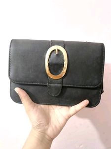 Solid Black Purse👜