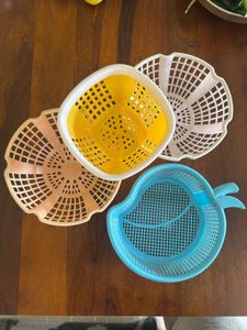 Colorful Plastic Colanders (Set of 4)