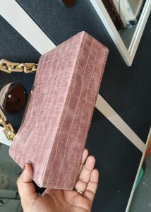 Chic Croc Embossed Handbag with Gold Chain