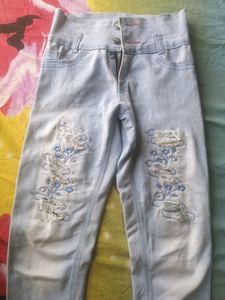 Beautiful Girls Jeans 👖 Size 40 Comfortable For 12 to 14yrs Girl
