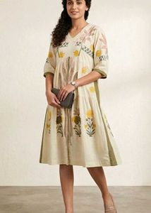 Elegant Floral Print Tiered Kurta