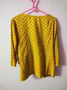 Yellow Printed Top 💛⭐