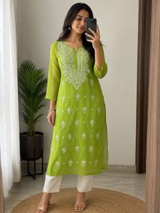 Chikankari MirrorWork Kurta With Lining💚