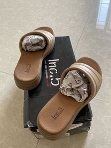 Inc.5 Beige Flip Flop