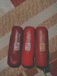 lip stick kiss beauty matte combo