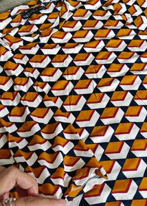 Unique Geometric Print T-Shirt