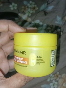 Garnier Vitamin C Fresh &amp; Bright Moisturiser