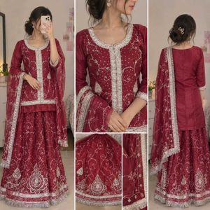 bridal lehnga with dupatta