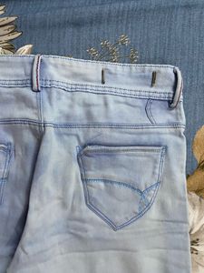 Light Wash Skinny Blue Jeans