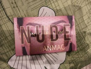 UrbanMac Nude Eyeshadow Palette