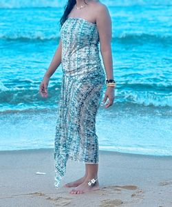 tube slit gown