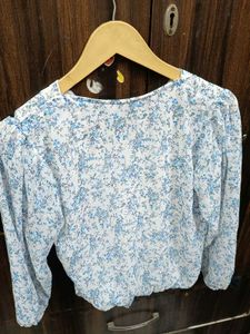 Chic Blue Floral V-Neck Top