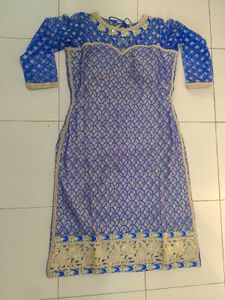 Elegant Blue Kurta with Intricate Gold Embellishme