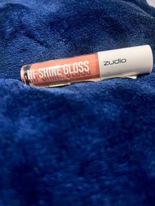 lip gloss
