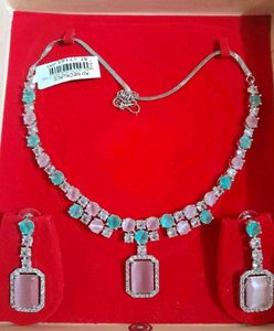 Stunning Gemstone Necklace &amp; Earring Set