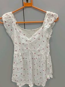 Chic White Heart Print Top