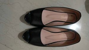Dressberry Black Peep-Toe Ballerinas