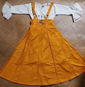 Girls New design Scart top.Size-34