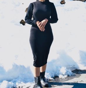Chic Black Long Sleeve Midi Dress