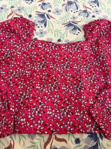 Charming Floral Print Puff Sleeve Top