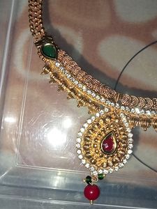 Elegant Gold-Toned Necklace