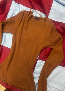 Ribbed V-Neck fitted full Sleeve Top bershka