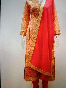 Stunning And Gorgeous Party Wear Designer SuitSet.