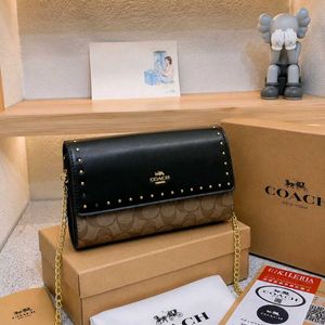 COACH DAILY POUCH SIDE SLING* WD BOX