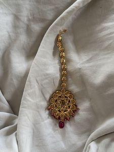 Stunning Maang Tikka
